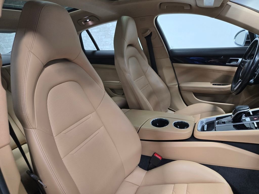 Used 2018 Porsche Panamera 4 image 51