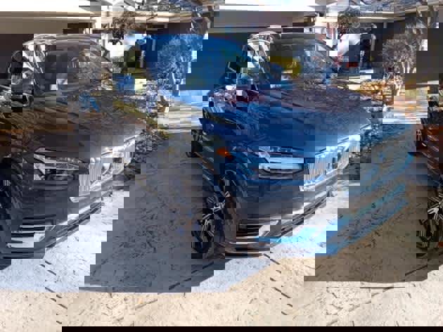 Certified 2024 Volvo XC90 T8 Ultimate w/ Protection Package Premier image 8