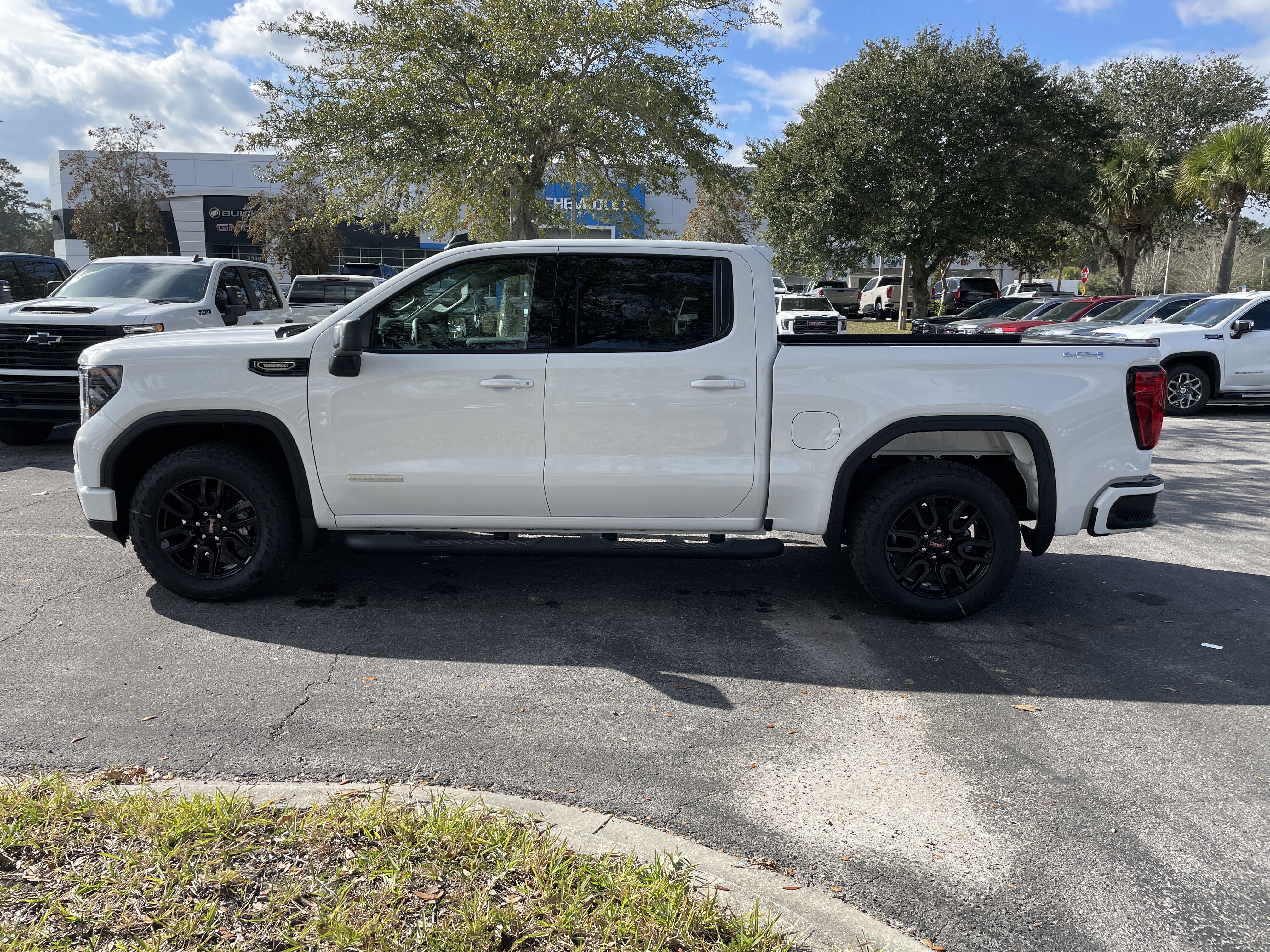 New 2026 GMC Sierra 1500 Elevation w/ Elevation Select Package image 4