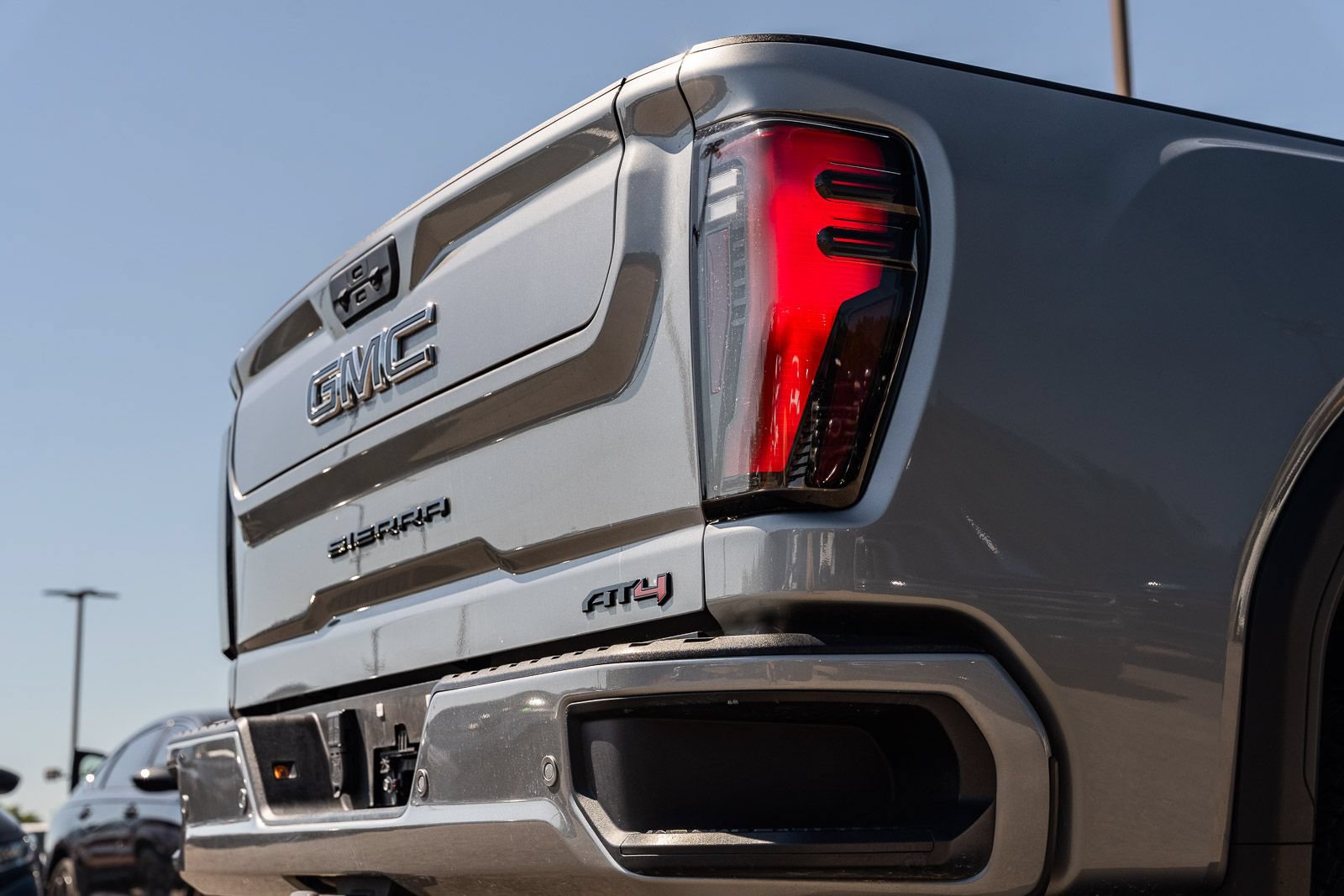 Used 2024 GMC Sierra 2500 AT4 w/ AT4 Premium Plus Package AWD/4WD image 15