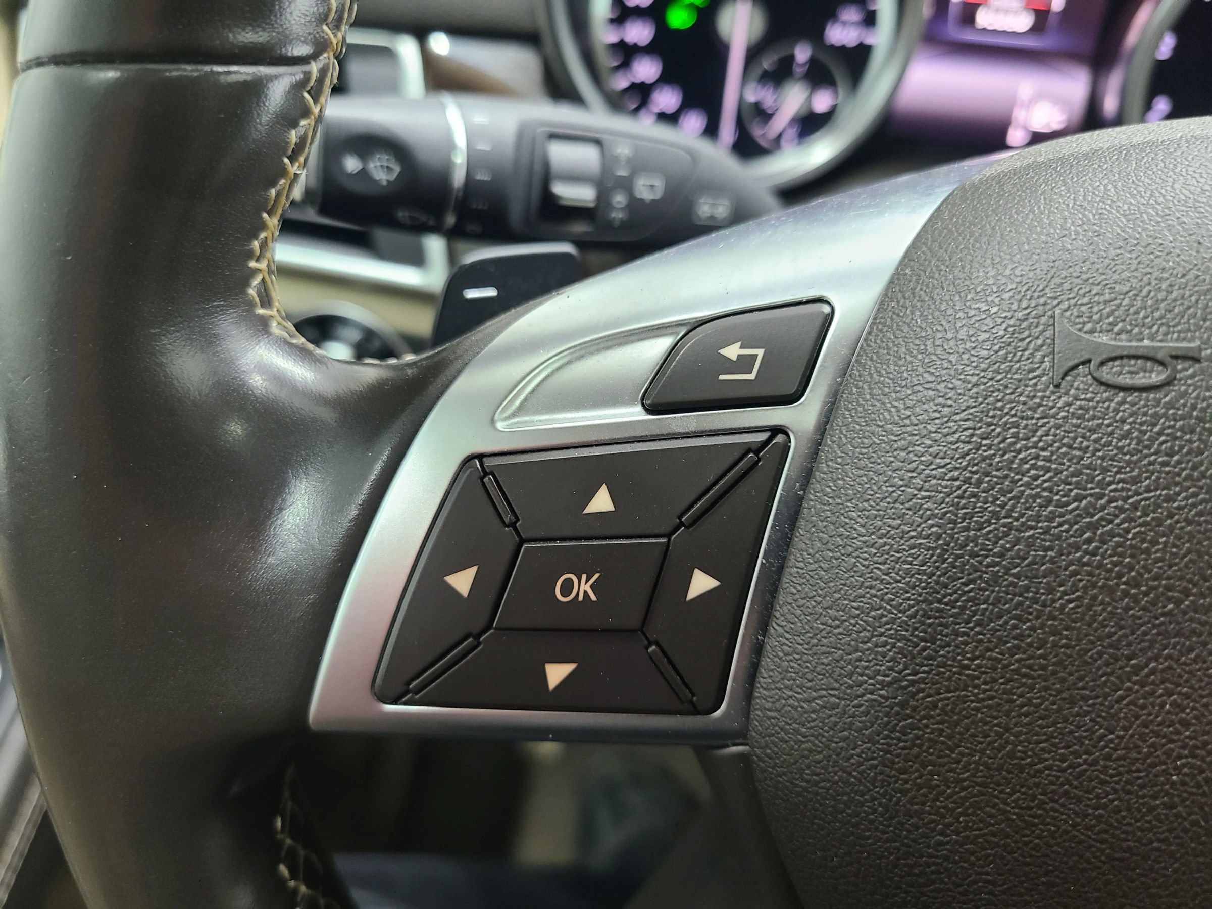 Used 2016 Mercedes-Benz GL 450 4MATIC image 29
