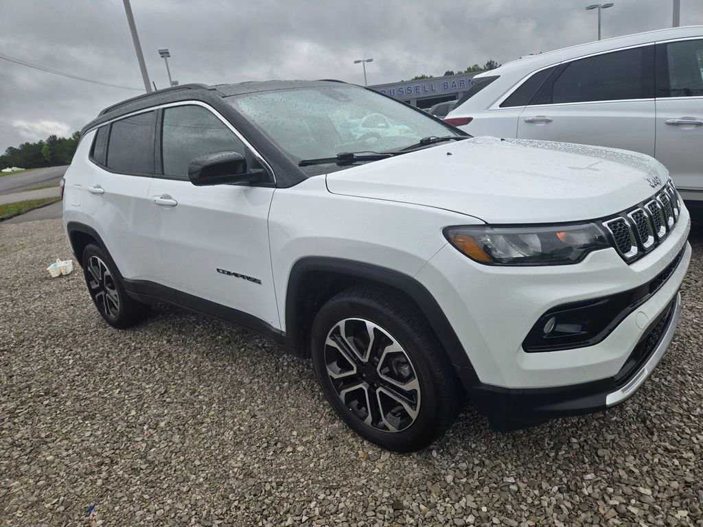 Used 2023 Jeep Compass Limited AWD/4WD image 2
