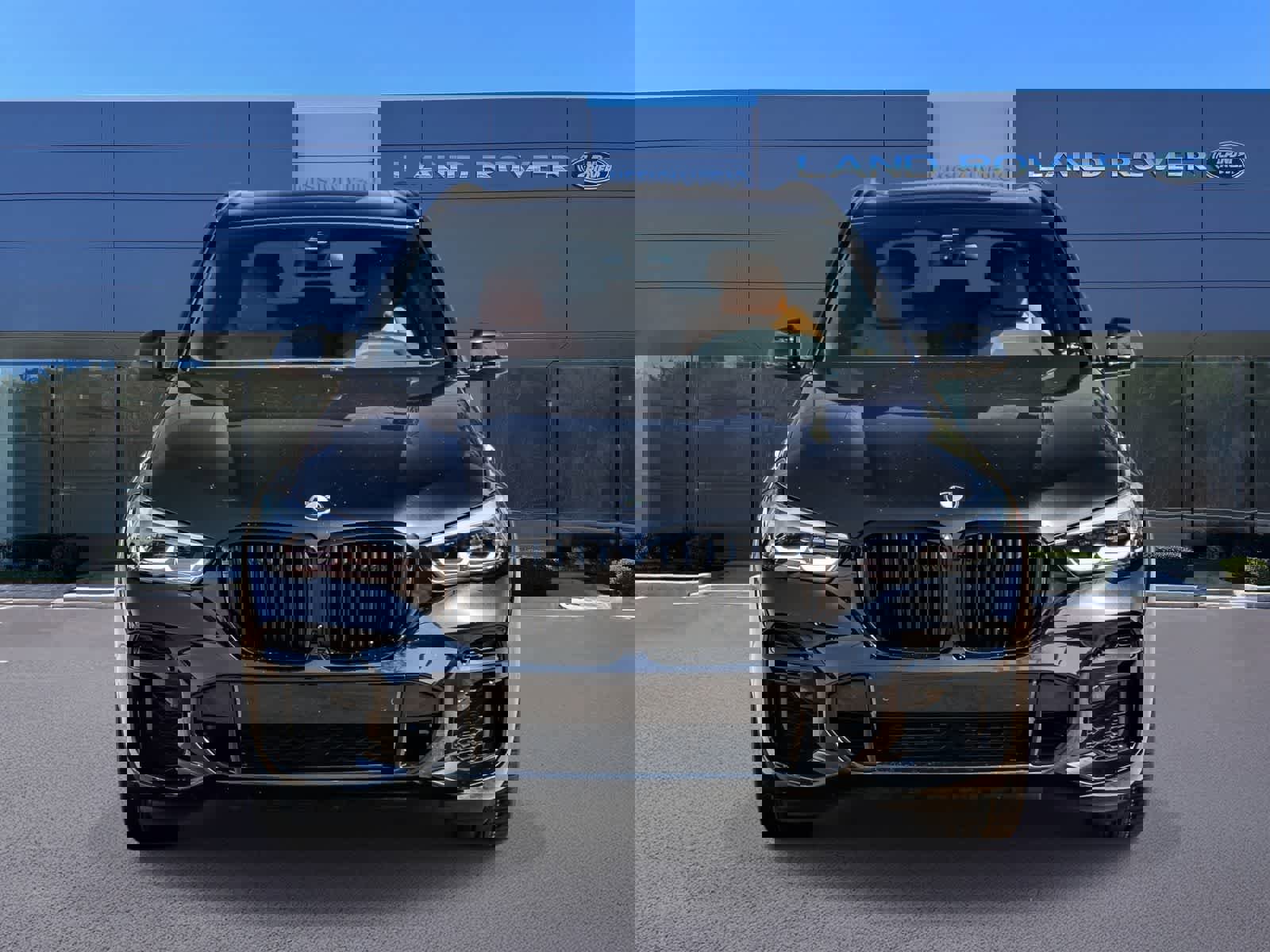 Used 2023 BMW X5 xDrive40i w/ M Sport Package image 2