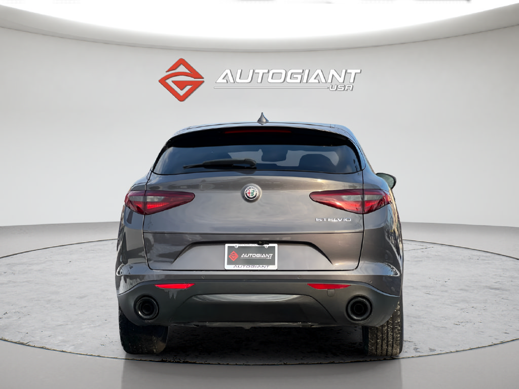 Used 2023 Alfa Romeo Stelvio Sprint RWD image 6