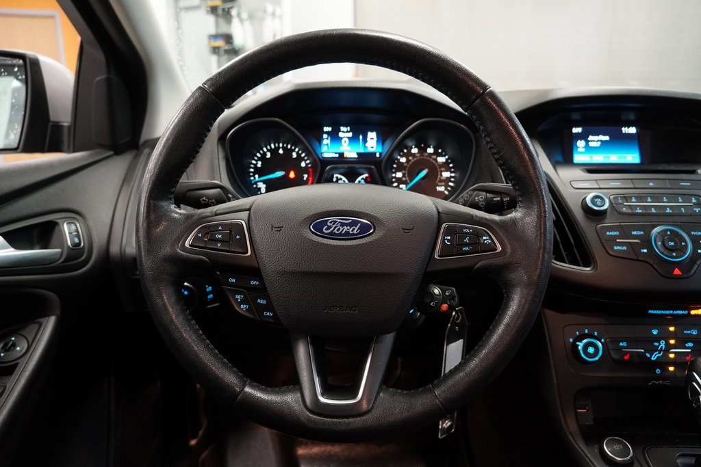 Used 2017 Ford Focus SE w/ SE Winter Package image 17