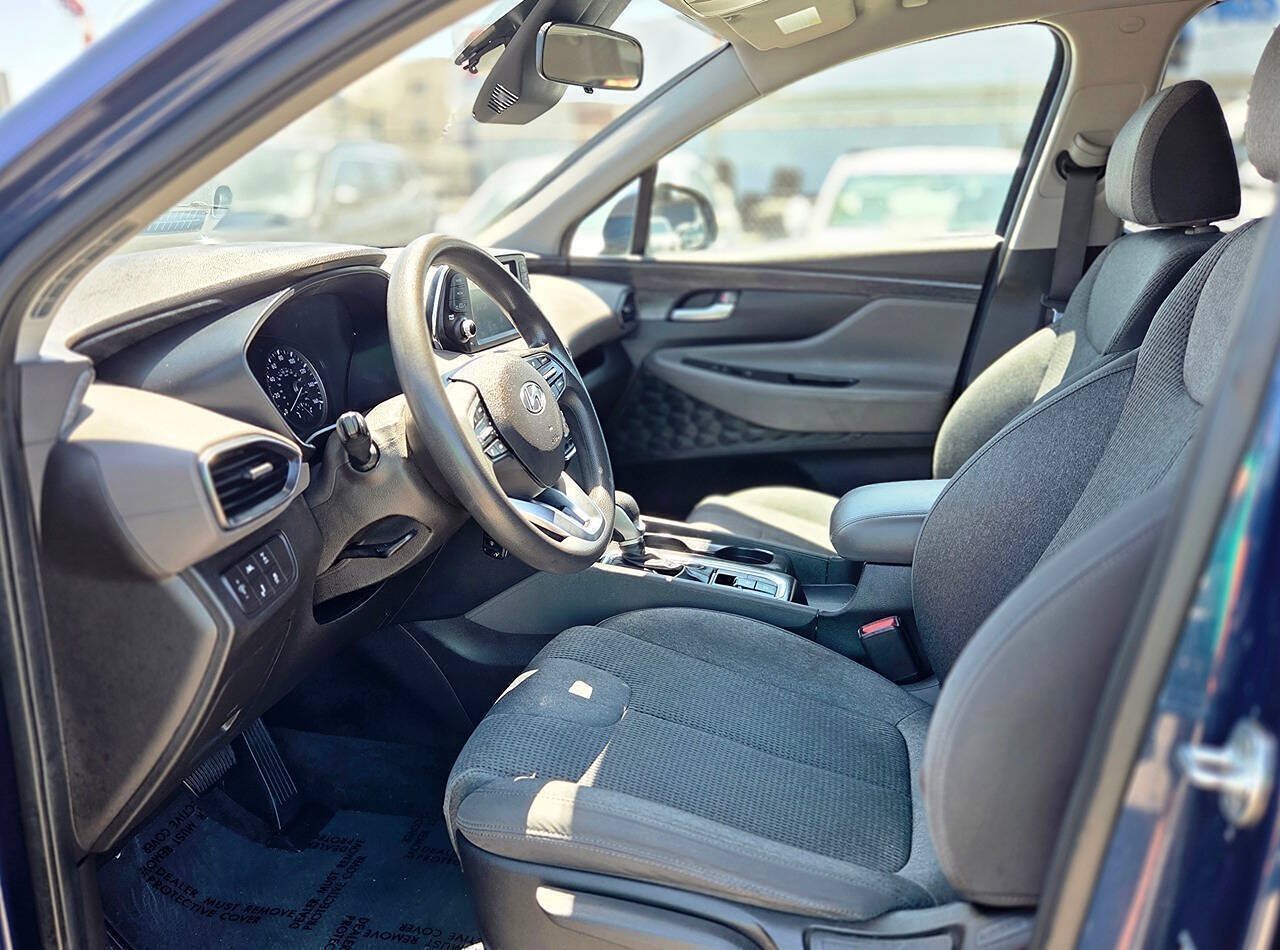 Used 2019 Hyundai Santa Fe SE AWD/4WD image 16