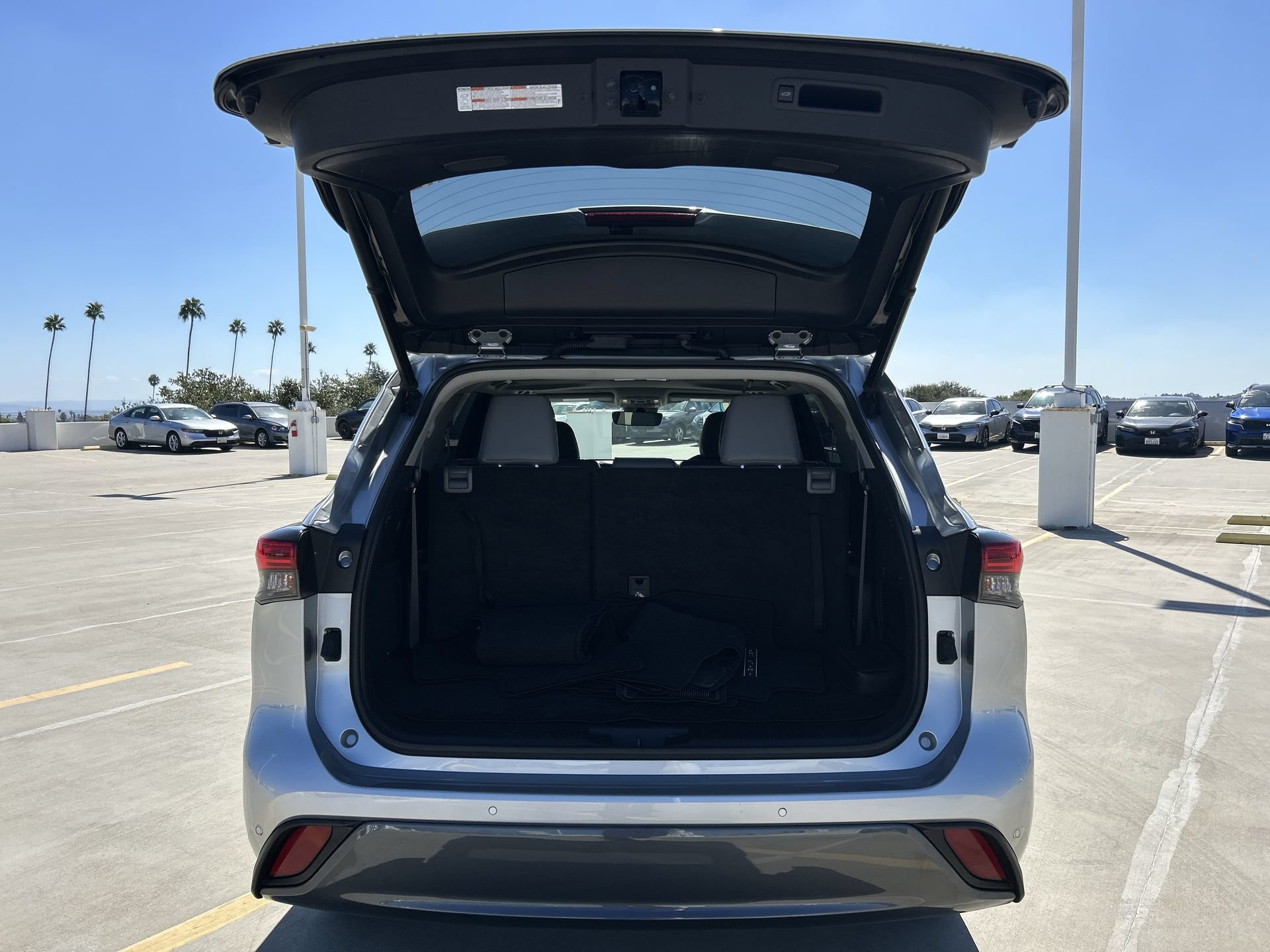 Used 2020 Toyota Highlander Limited FWD image 21