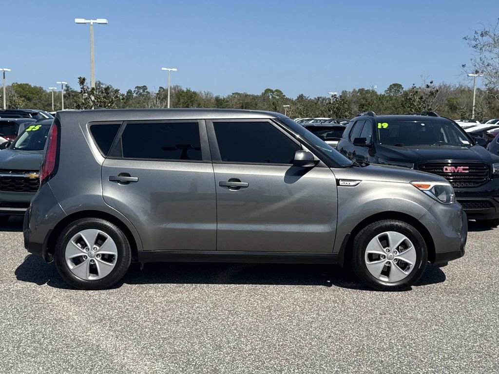 Used 2016 Kia Soul FWD image 2