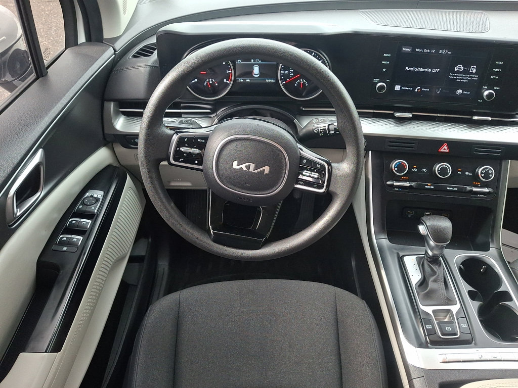 Used 2022 Kia Carnival LX FWD image 23
