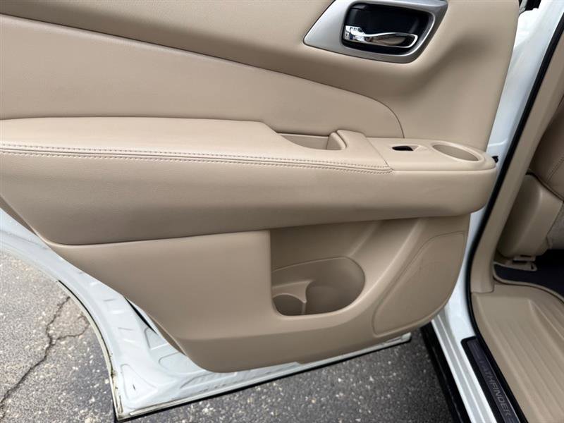 Used 2014 Nissan Pathfinder SL w/ Cargo Package image 35