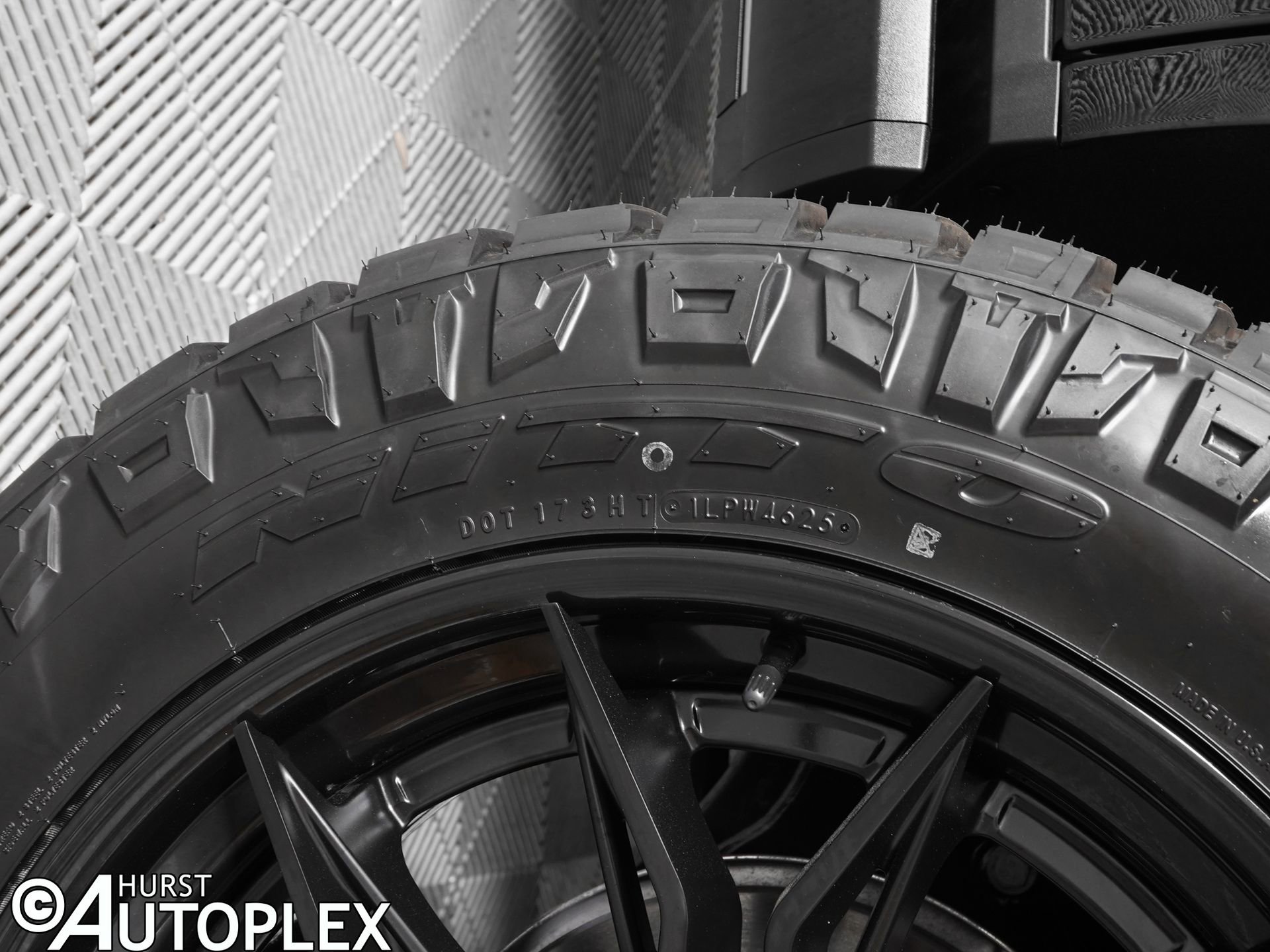 Used 2026 GMC Yukon AT4 Ultimate w/ LPO, Floor Liner Package image 38