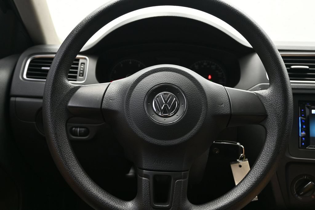 Used 2013 Volkswagen Jetta S FWD image 21