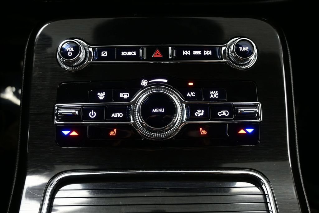 Used 2023 Lincoln Nautilus FWD w/ Premium Package image 22