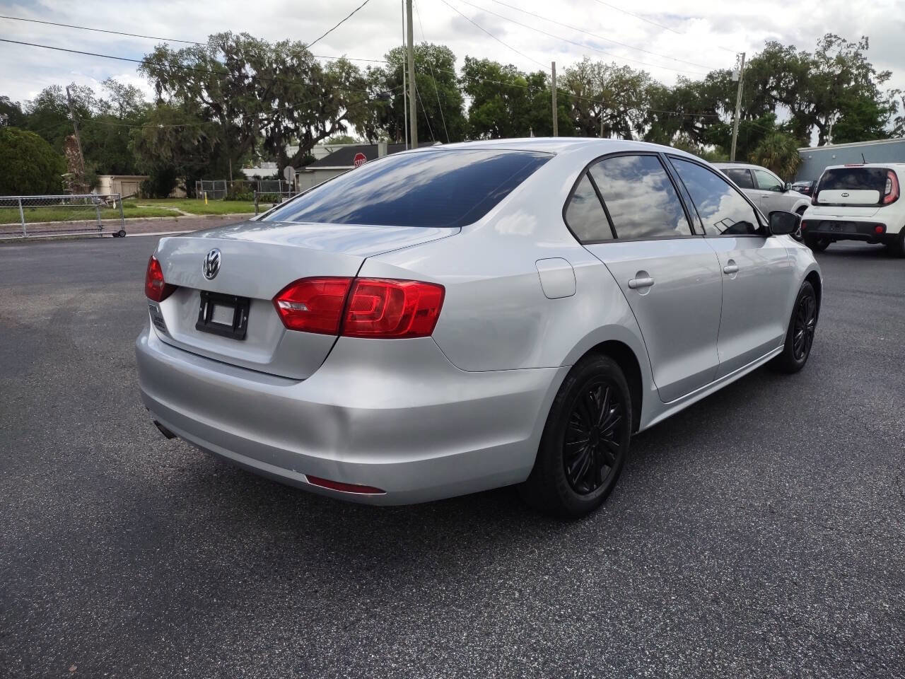 Used 2014 Volkswagen Jetta S image 4