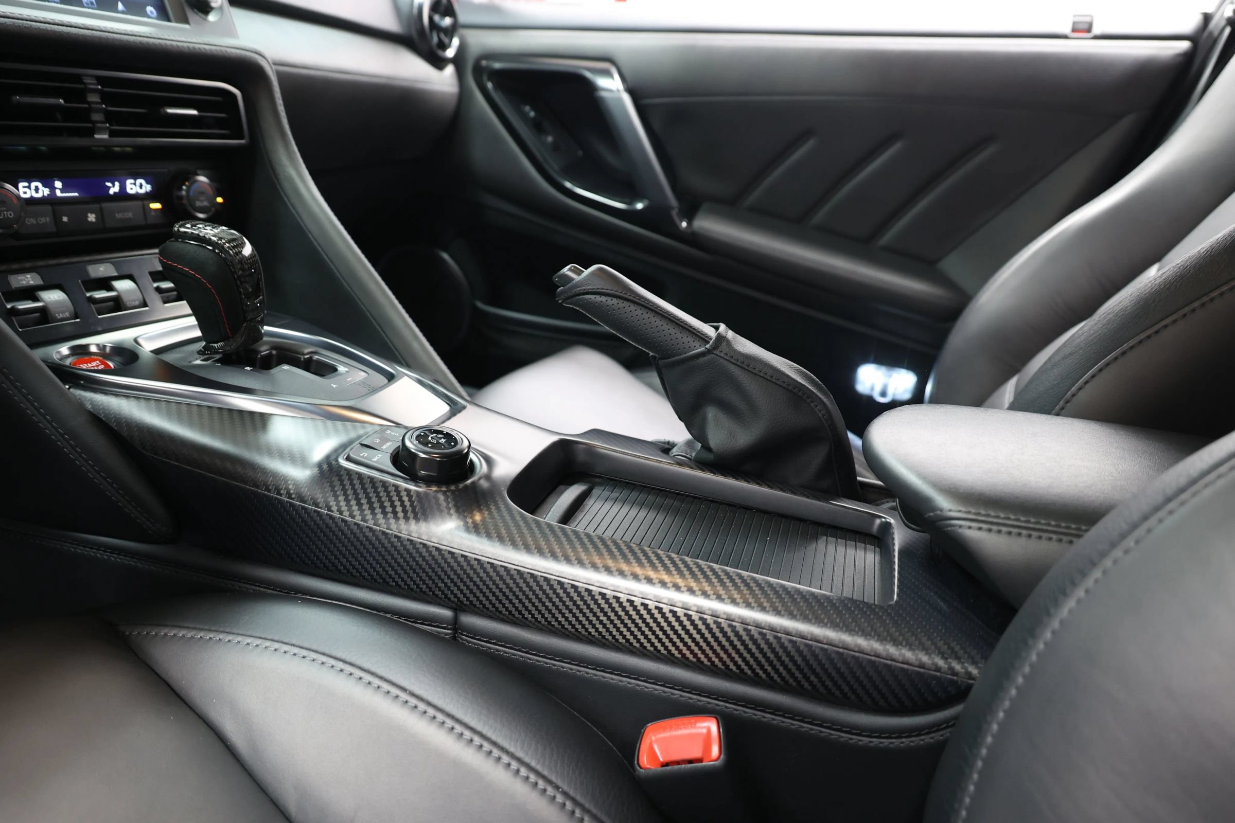 Used 2019 Nissan GT-R Premium w/ Premium Interior Package AWD/4WD image 42