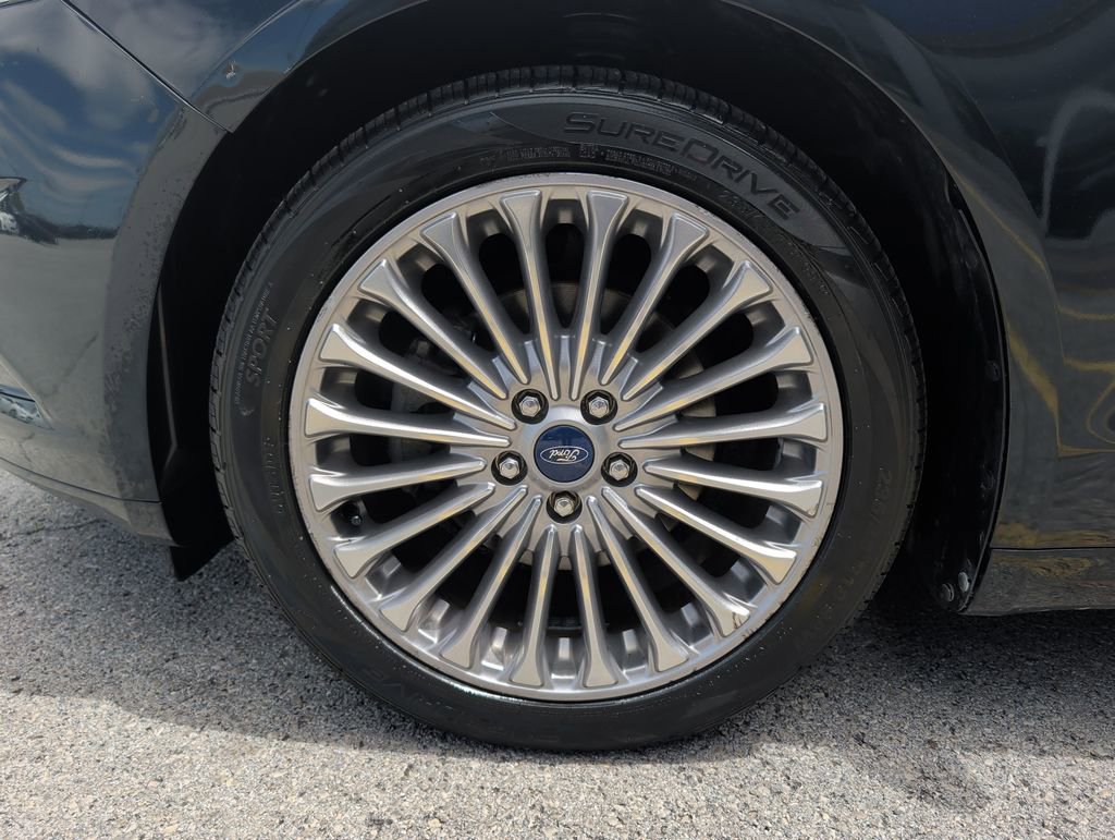 Used 2014 Ford Fusion Titanium FWD image 4