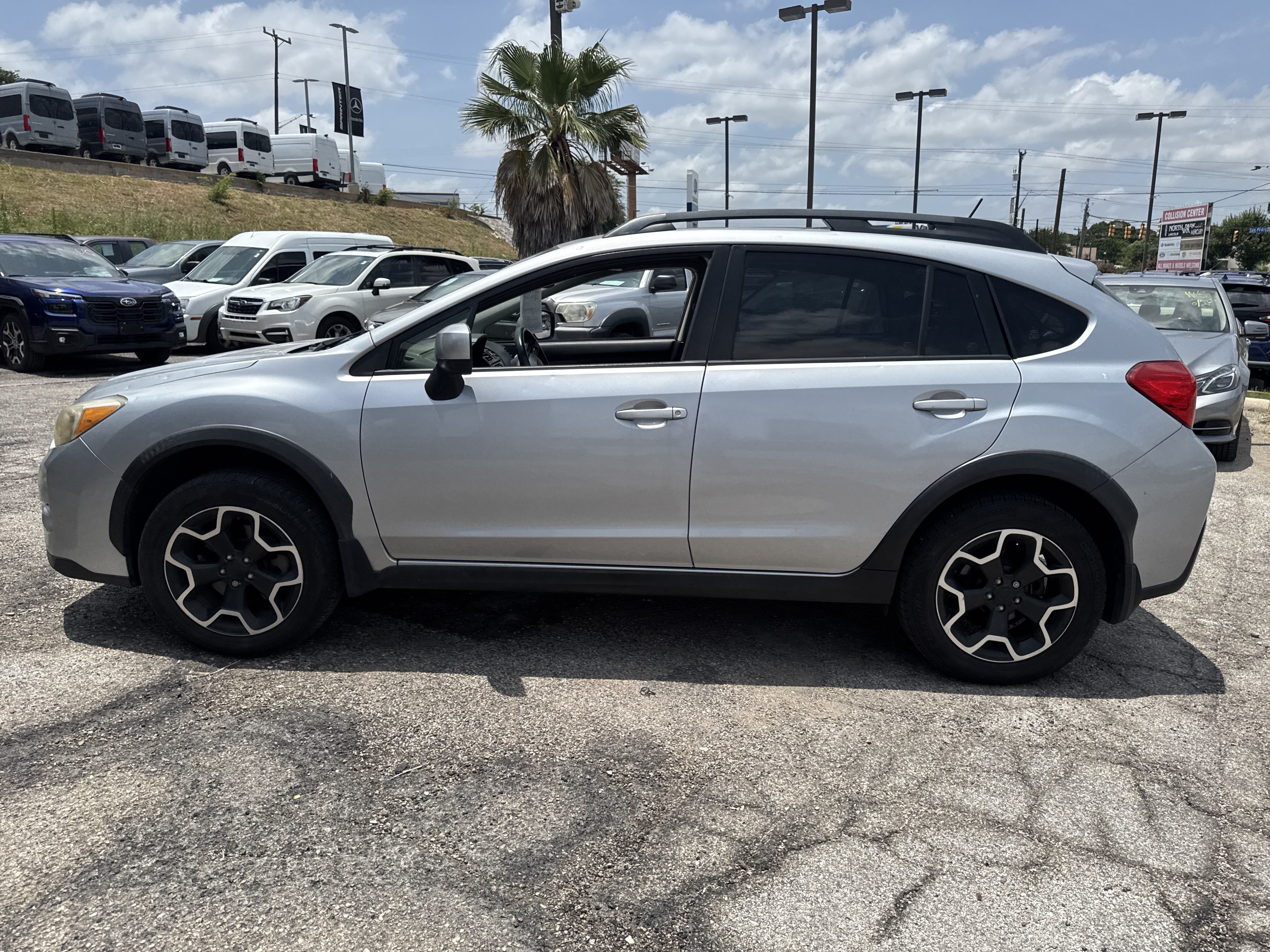 Used 2014 Subaru XV Crosstrek 2.0i Limited AWD/4WD image 6