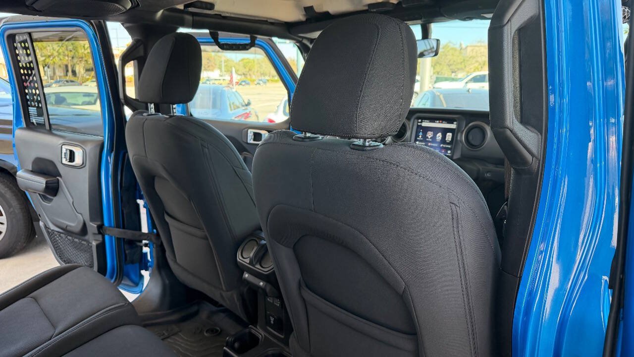 Used 2021 Jeep Gladiator Sport AWD/4WD image 15
