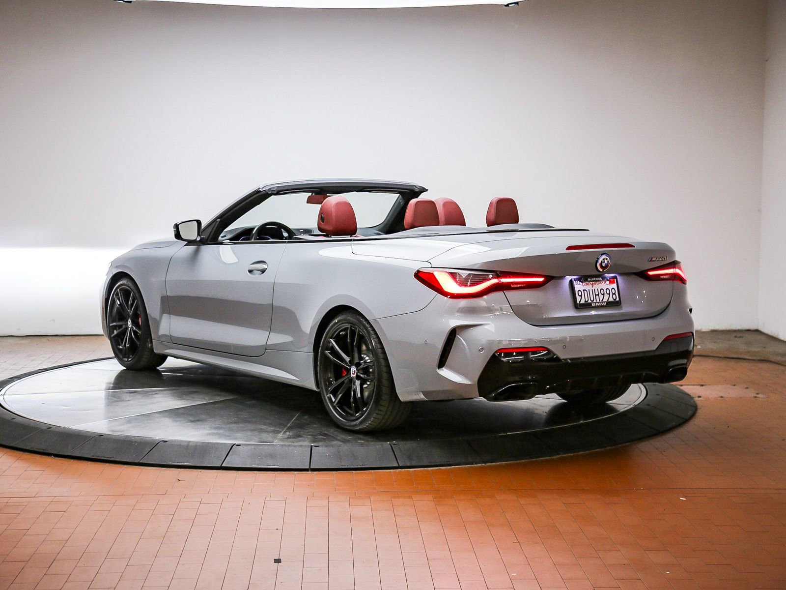 Used 2023 BMW M440i Convertible w/ Premium Package RWD image 2