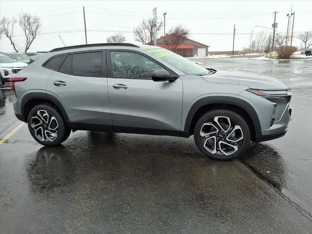 Used 2025 Chevrolet Trax RS image 4