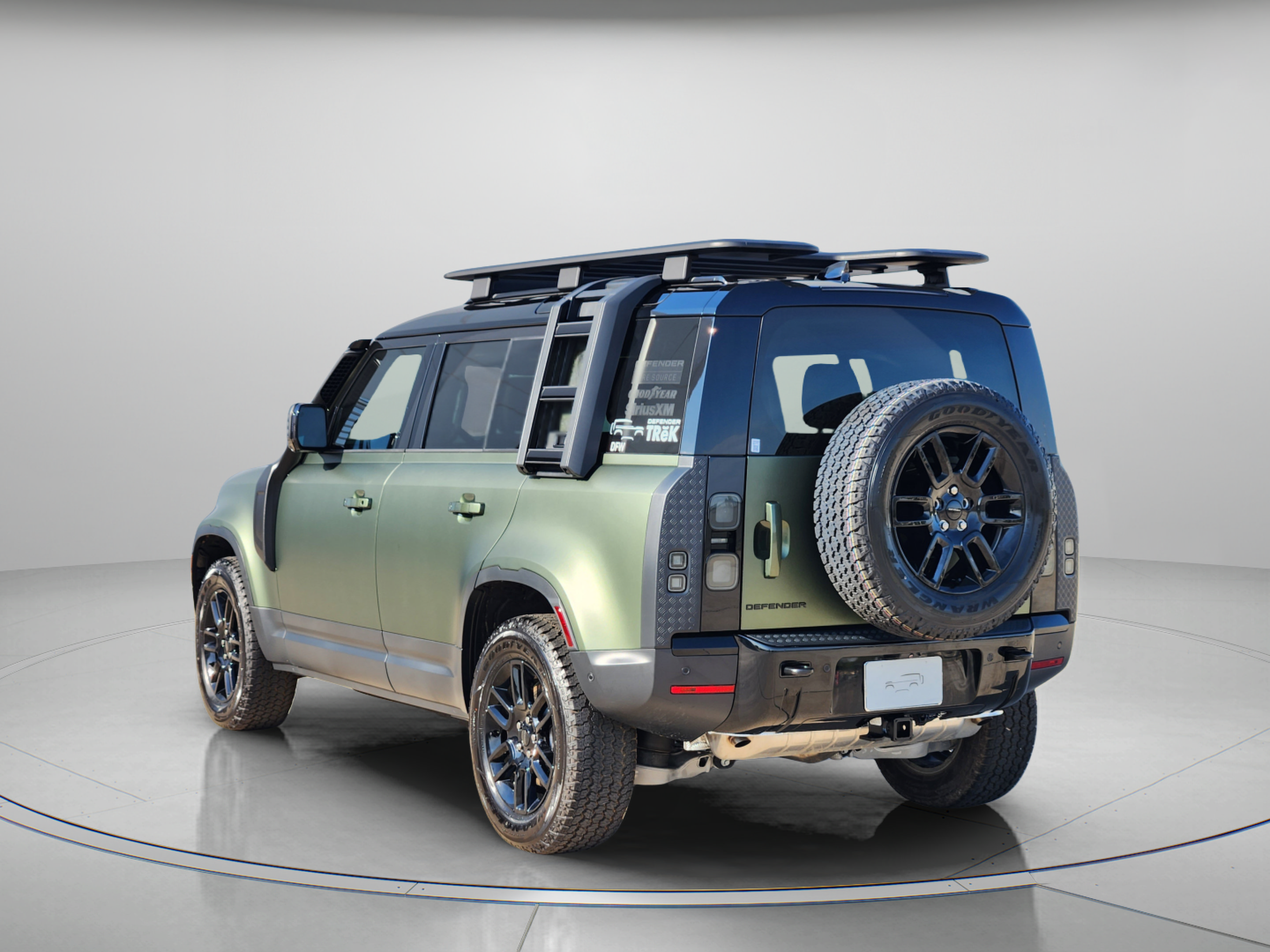 New 2026 Land Rover Defender 110 S AWD/4WD image 3