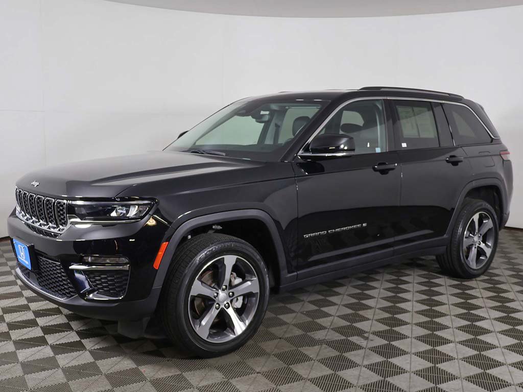 Used 2023 Jeep Grand Cherokee Limited AWD/4WD image 9
