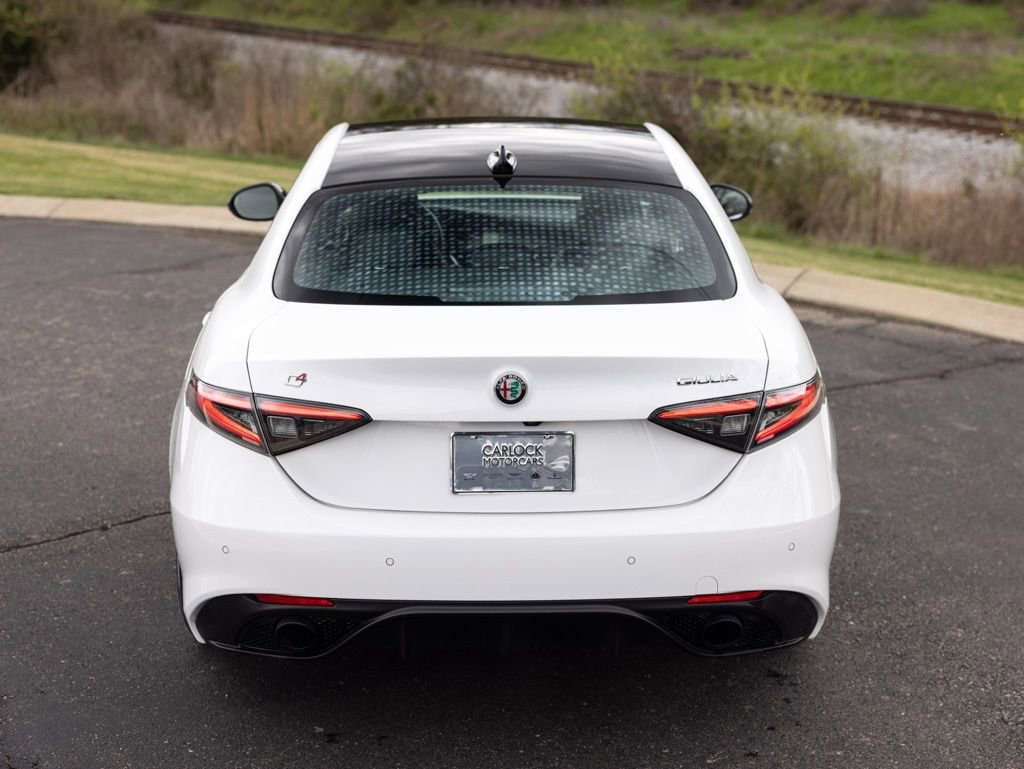 Used 2024 Alfa Romeo Giulia Veloce image 8