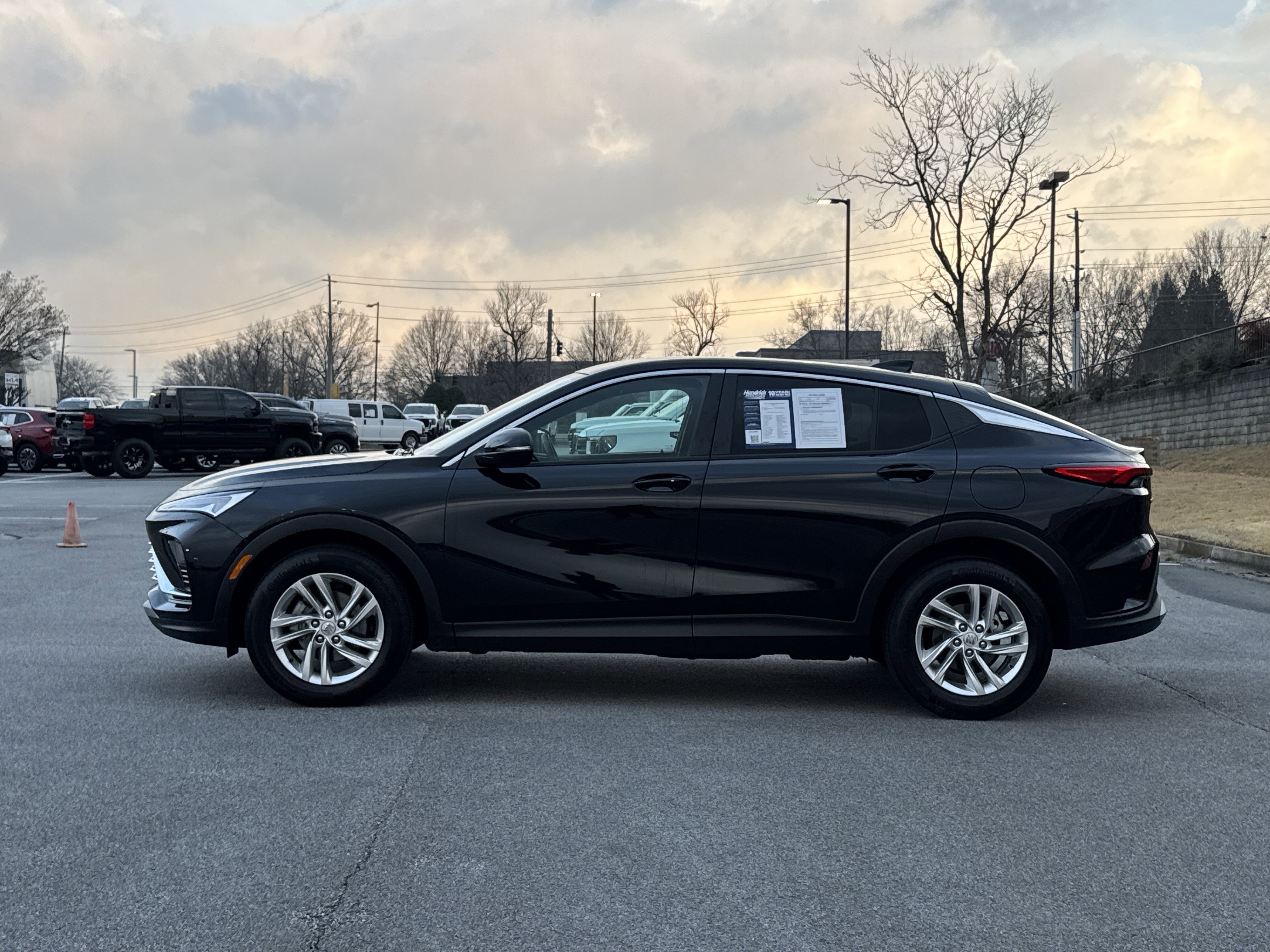 Used 2025 Buick Envista Preferred w/ Convenience I Package image 7