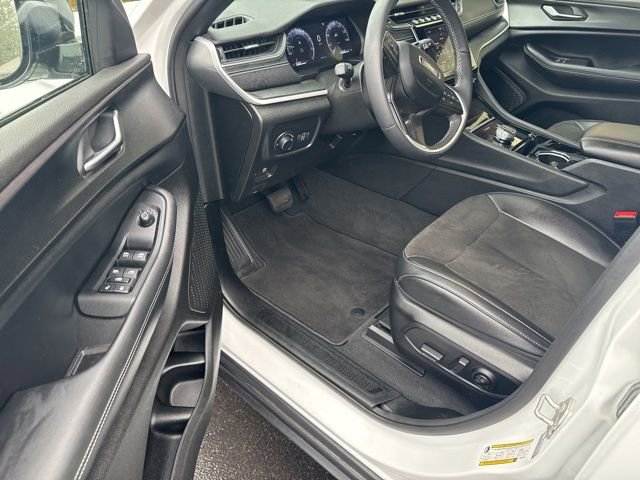 Certified 2023 Jeep Grand Cherokee L Laredo AWD/4WD image 21