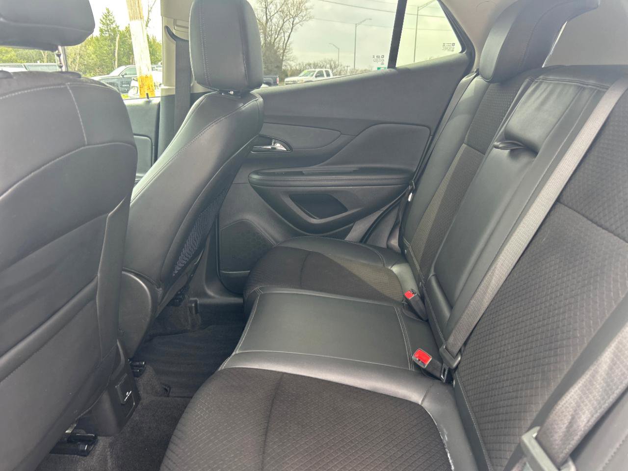 Used 2020 Buick Encore Preferred w/ Safety Package FWD image 20