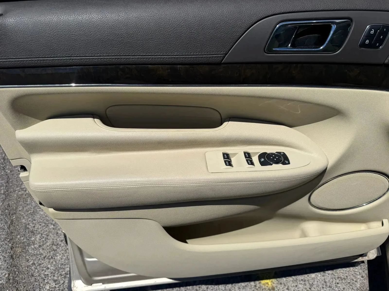 Used 2017 Lincoln MKT AWD image 14