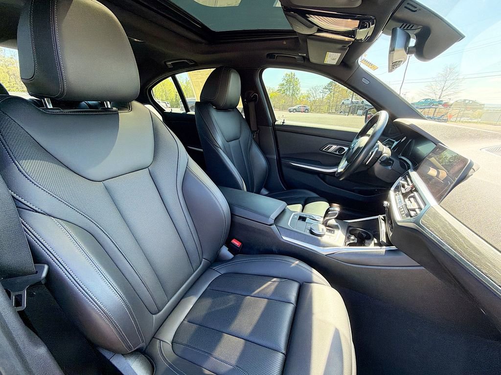 Used 2022 BMW 330e w/ Driving Assistance Package image 29