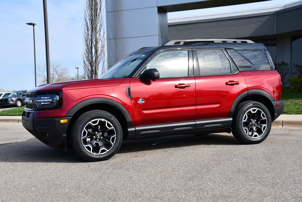 Used 2025 Ford Bronco Sport Outer Banks w/ Outer Banks Tech Package+ AWD/4WD image 2
