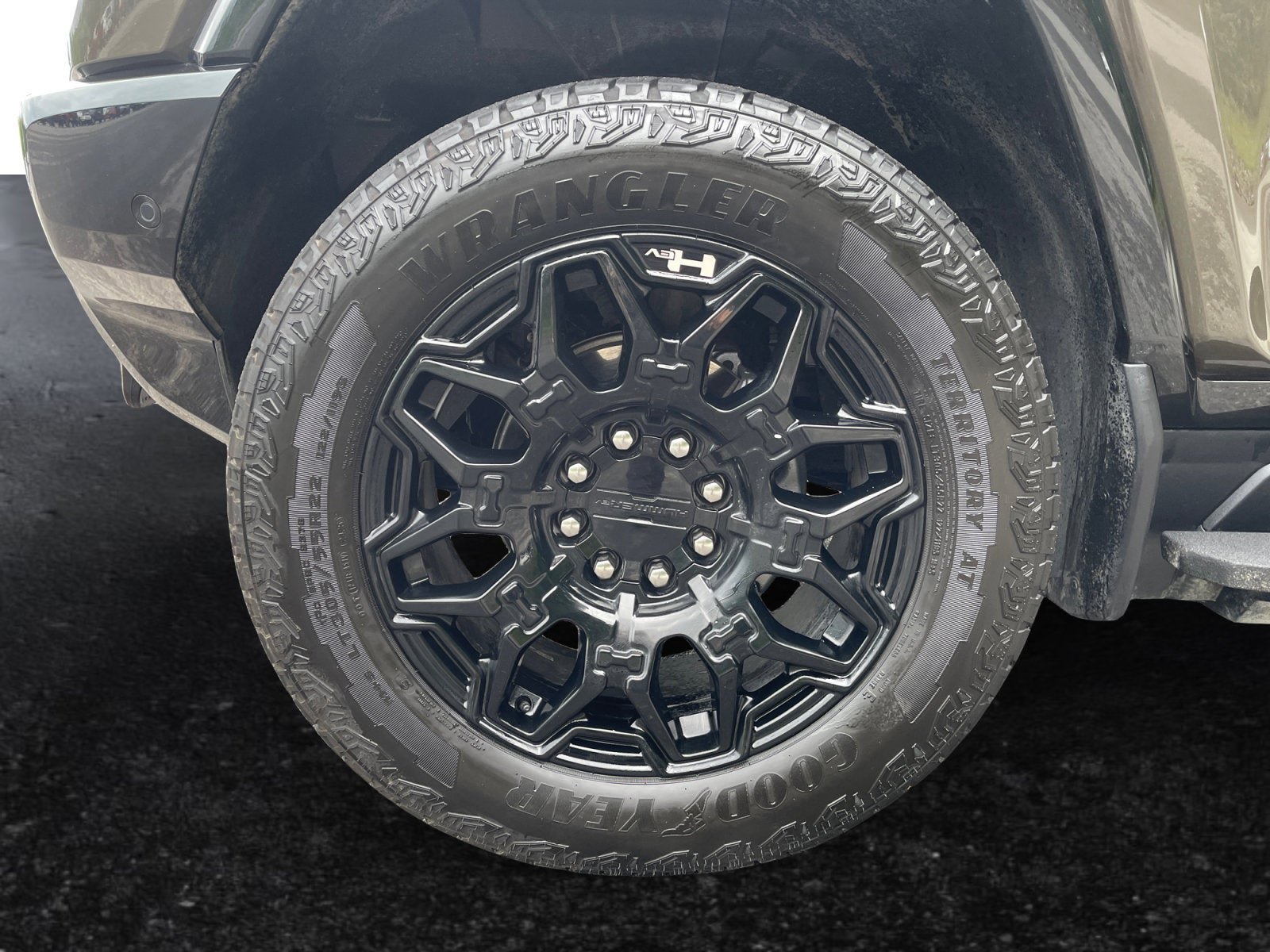 Used 2026 GMC Hummer EV SUV AWD/4WD image 15