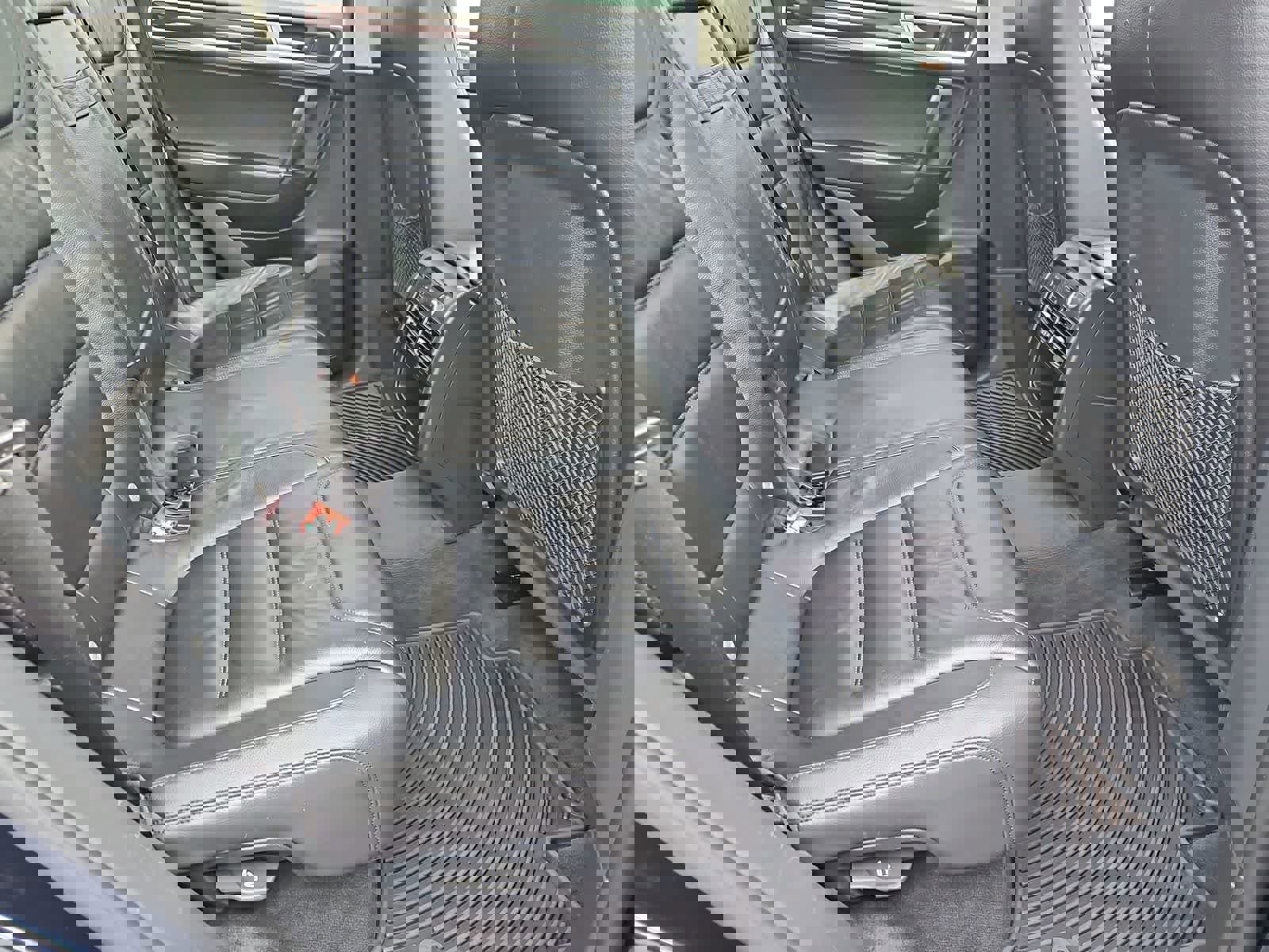 Used 2015 Volkswagen Touareg TDI AWD/4WD image 21