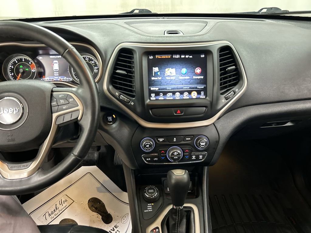 Used 2016 Jeep Cherokee Limited AWD/4WD image 19