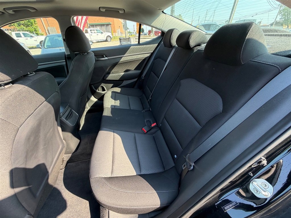 Used 2017 Hyundai Elantra Value Edition FWD image 15