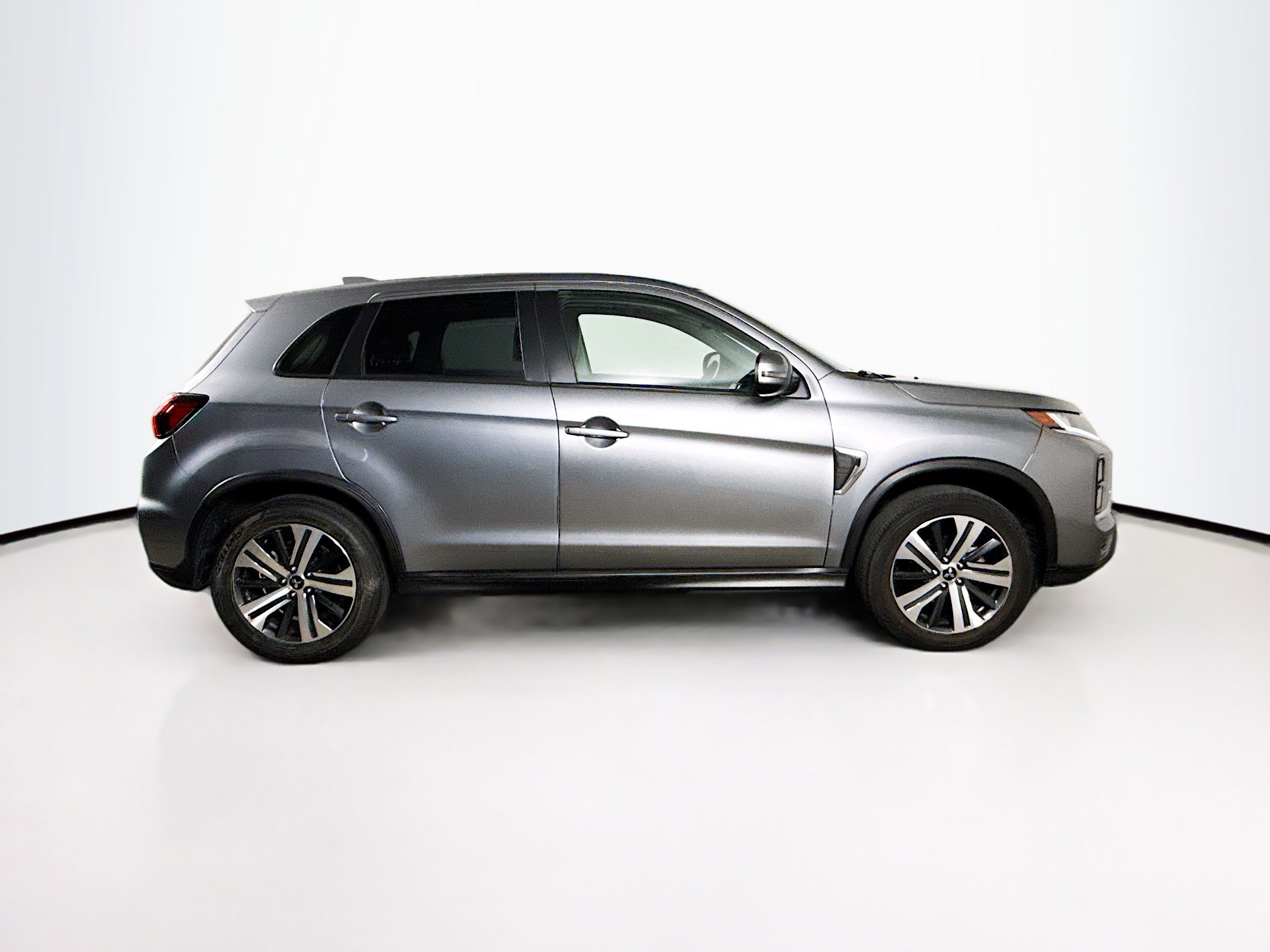 Used 2024 Mitsubishi Outlander Sport SE AWD/4WD image 2