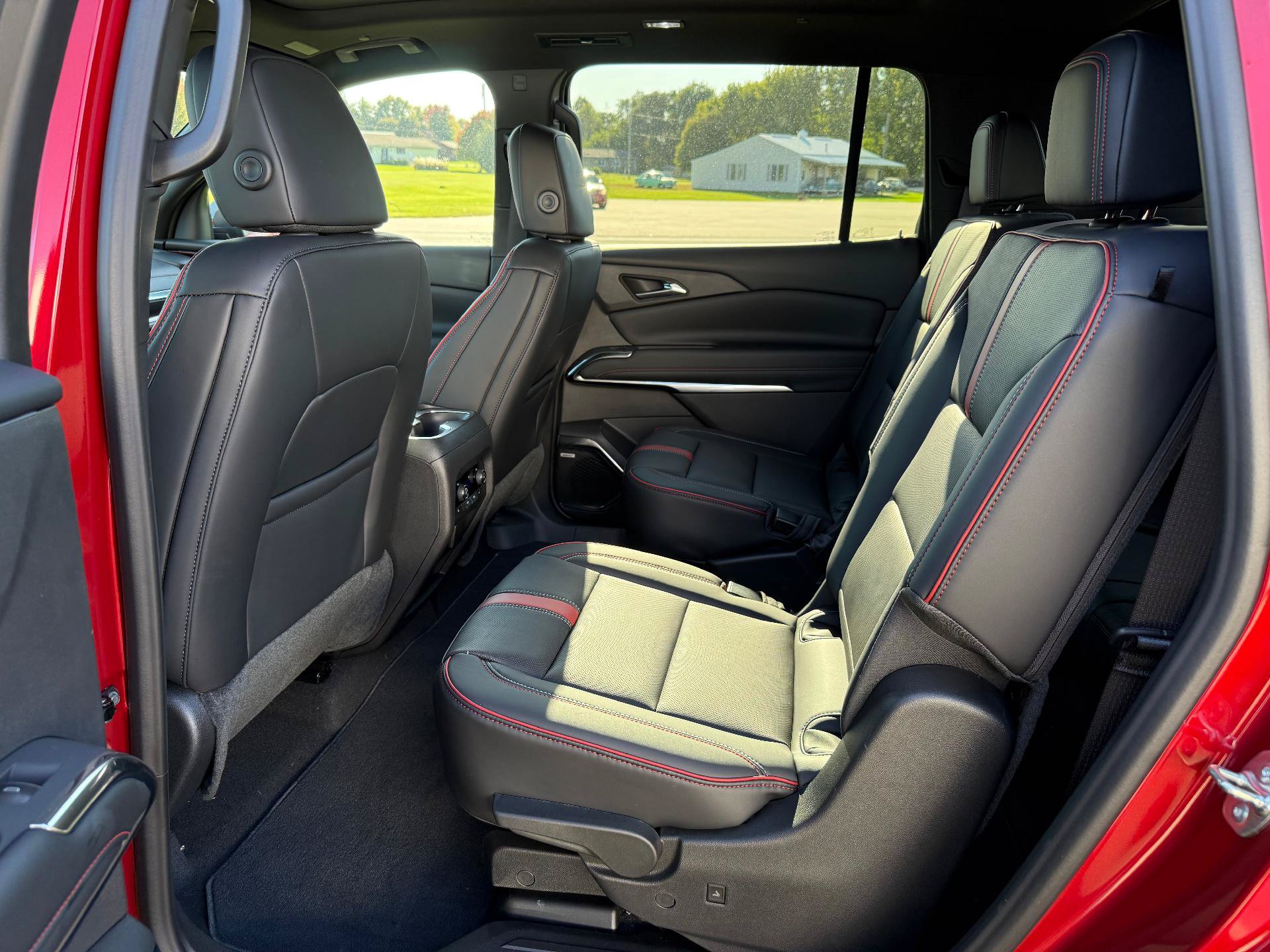 New 2027 Chevrolet Traverse RS AWD/4WD image 12