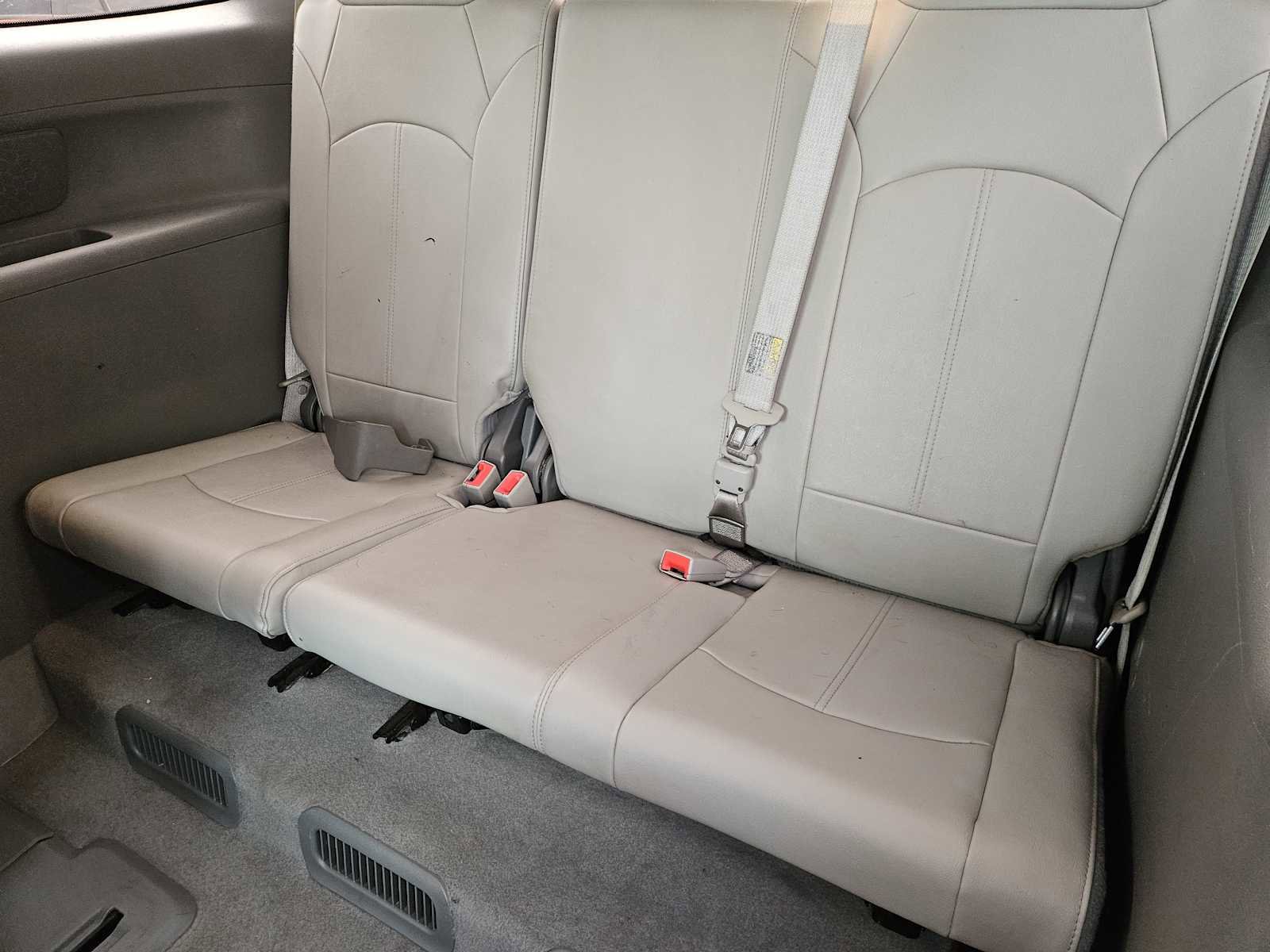 Used 2015 GMC Acadia SLT image 27