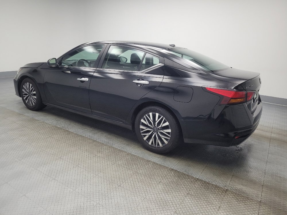Used 2023 Nissan Altima 2.5 SV image 3
