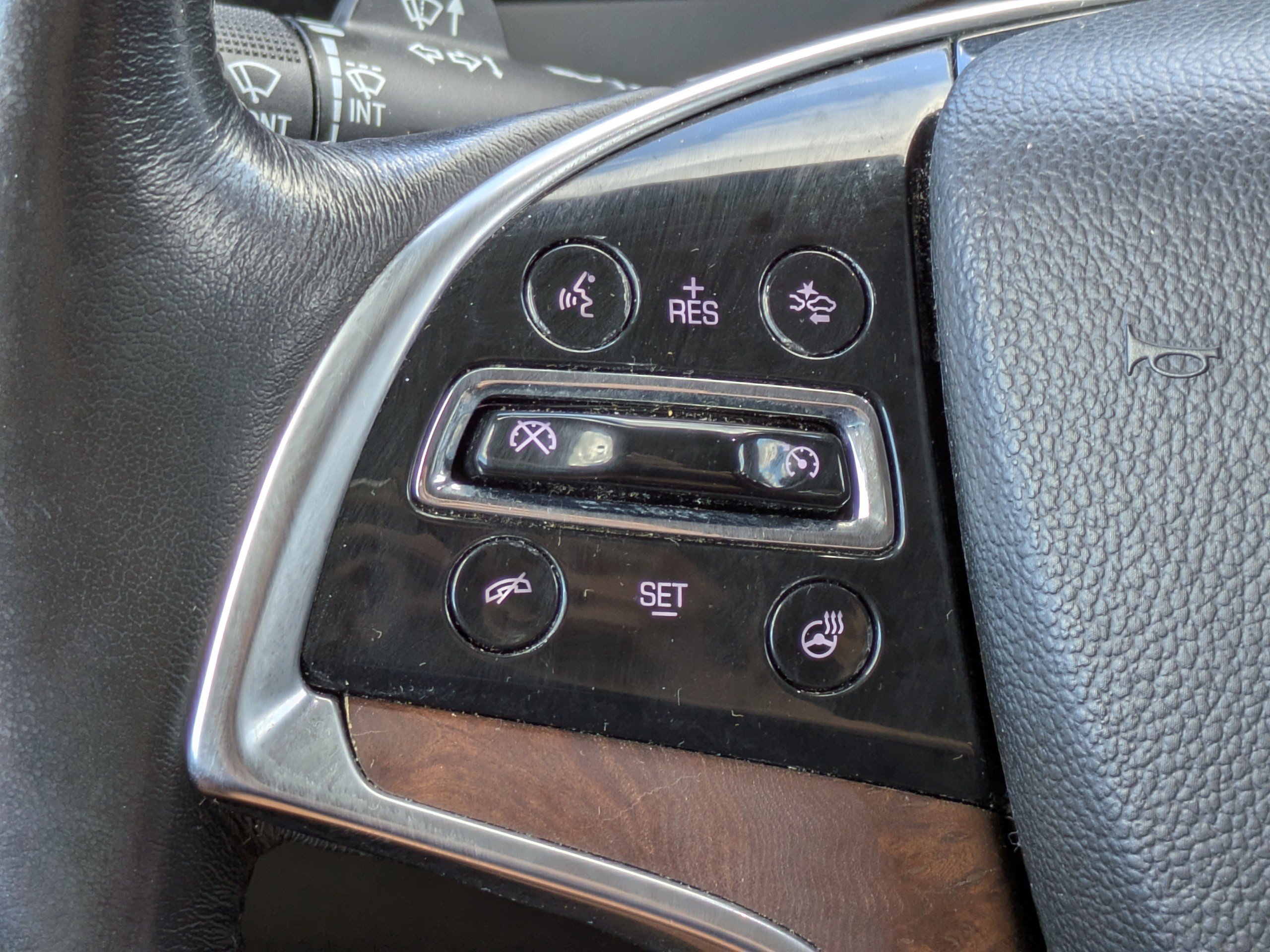 Used 2020 Cadillac Escalade ESV Premium Luxury AWD/4WD image 31