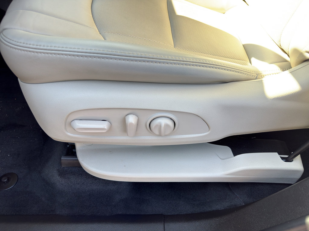 Used 2023 Buick Enclave Essence w/ Sport Touring Edition image 17