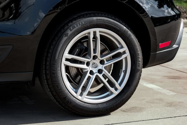 Used 2025 Porsche Macan AWD/4WD image 68