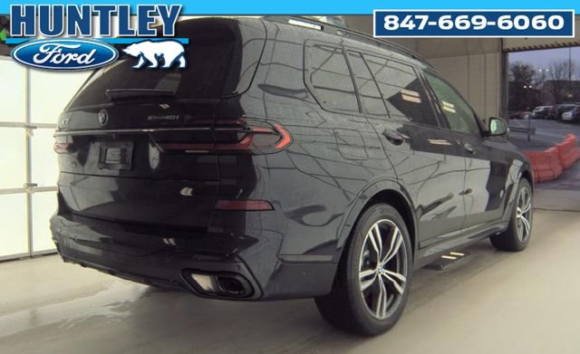 Used 2023 BMW X7 xDrive40i w/ Executive Package image 4