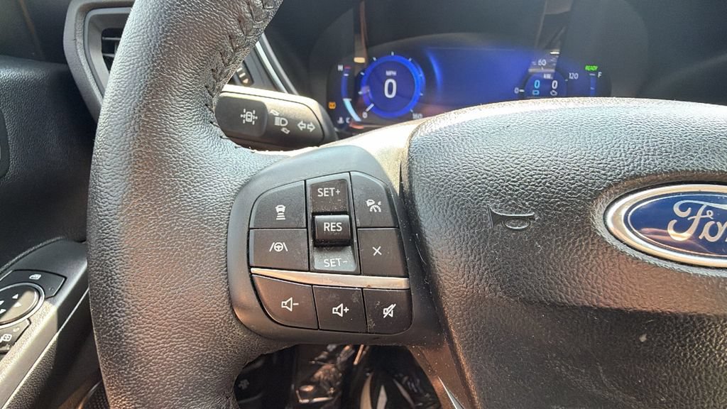 Used 2020 Ford Escape Titanium FWD image 19