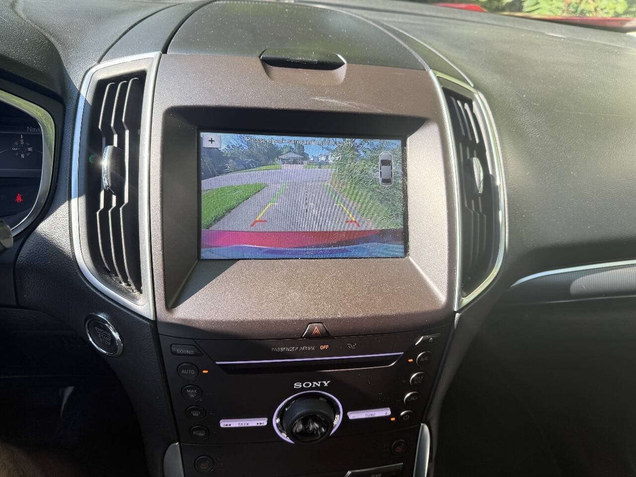 Used 2016 Ford Edge Titanium w/ Technology Package AWD/4WD image 27