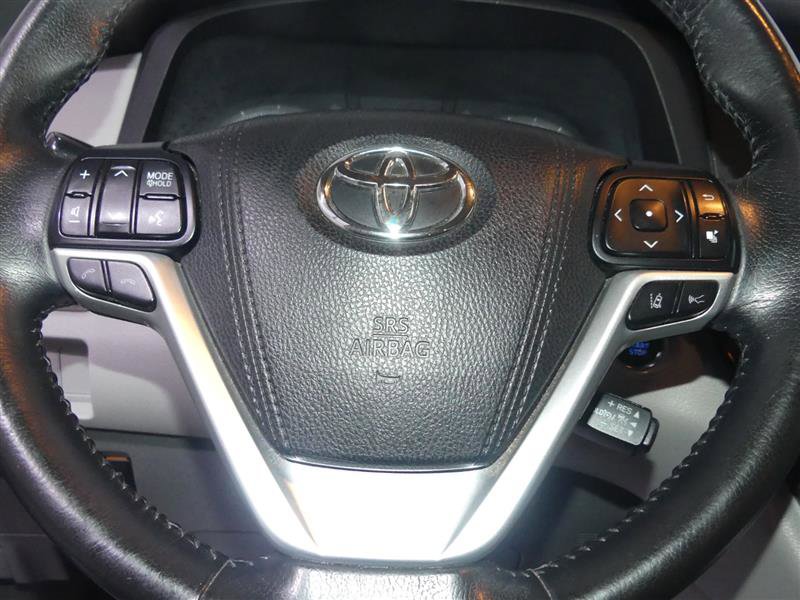 Used 2018 Toyota Sienna XLE Premium w/ Cargo Management Package image 30