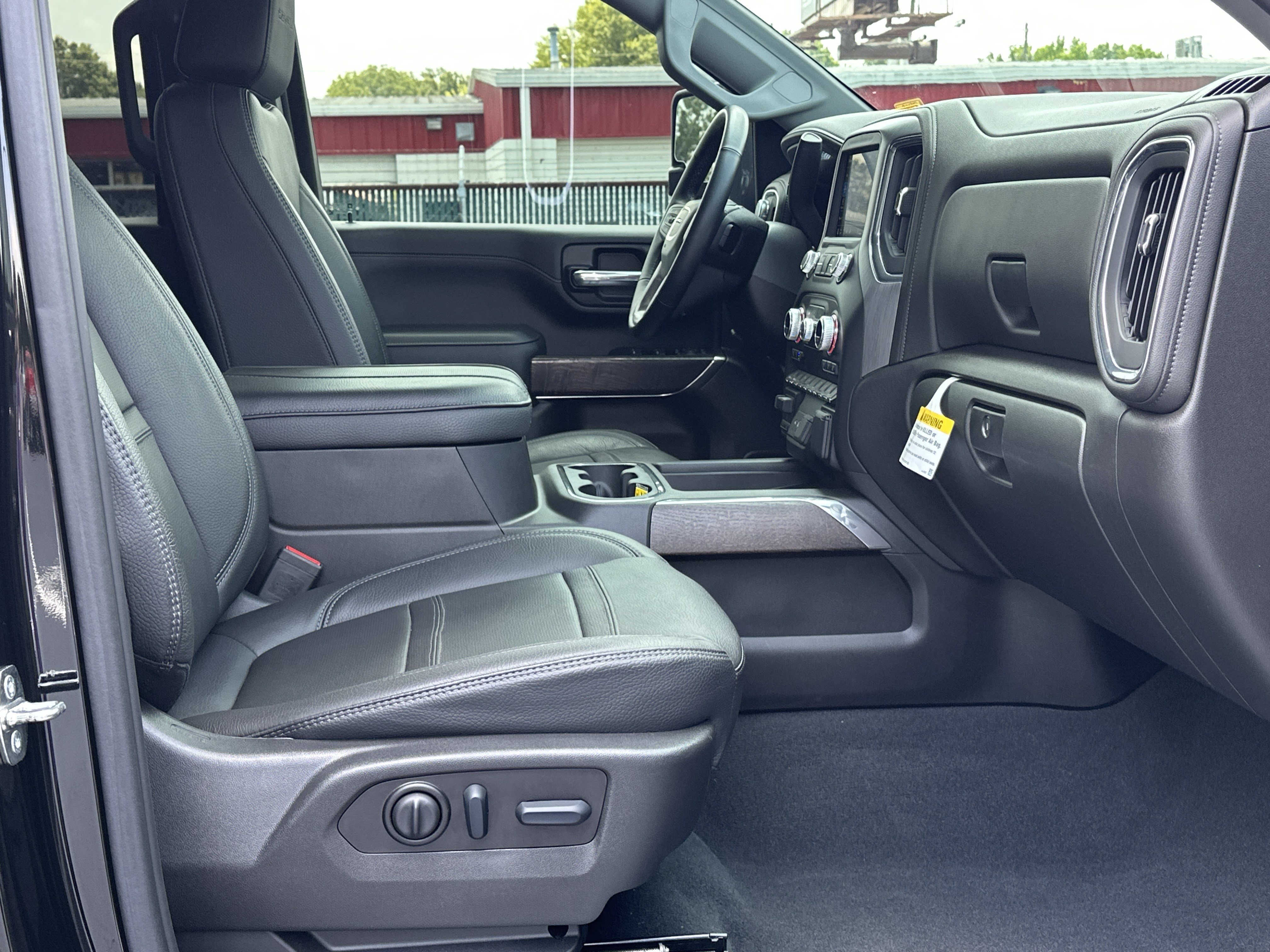 Used 2023 GMC Sierra 3500 Denali w/ Denali Black Diamond Edition AWD/4WD image 12