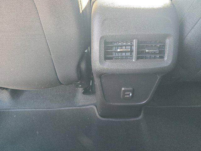 Used 2023 Chevrolet Equinox LT image 12